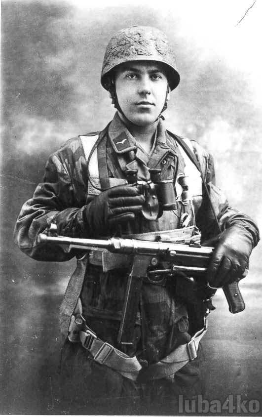 German_Soldier_with_Mp40_by_luba4ko