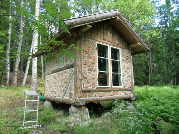 log-cabin-from-cordwood-construction-dot-wordpress-small-house-tiny-home