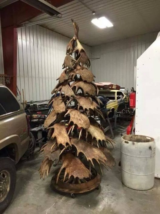 10 Shed Antler Christmas Trees to Get You in the Festive Spirit