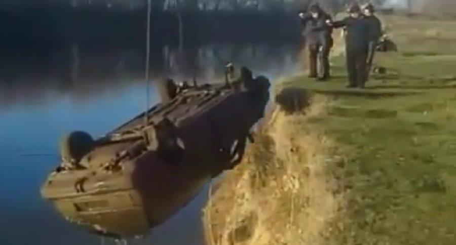 sunken SUV becomes the best fish trap