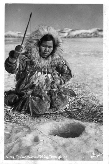 vintage-ice-fishing