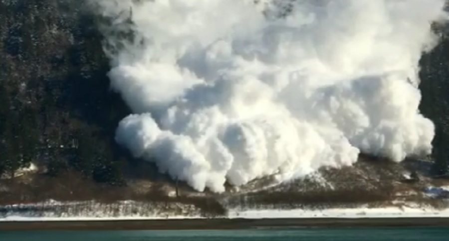 alaskan avalanche caught on video