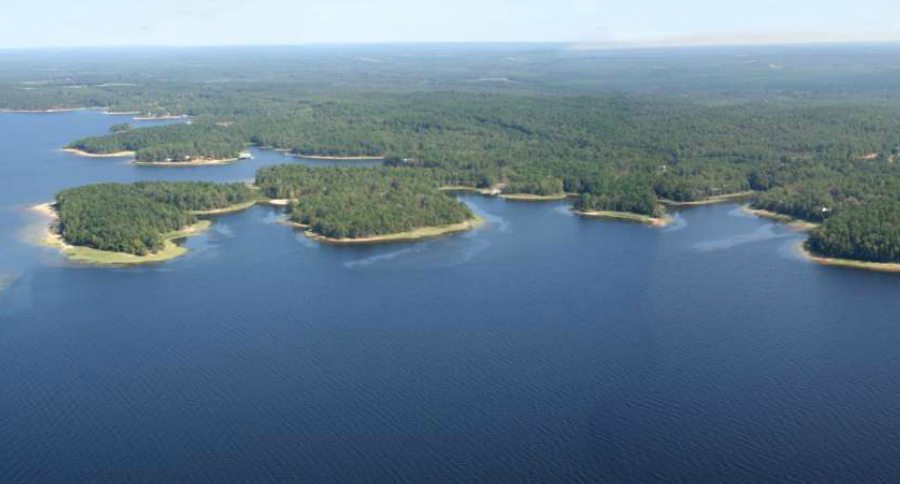 10 Best Bass Fishing Lakes