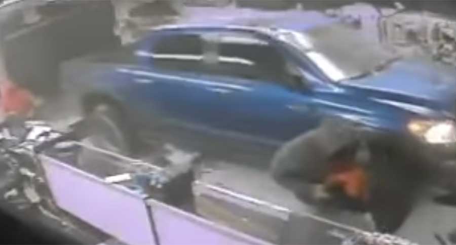 pickup truck battering ram