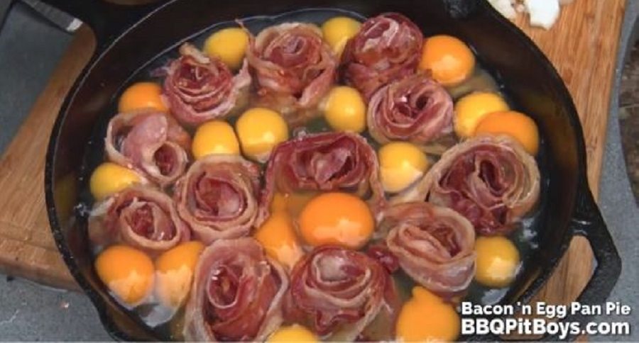 bacon 'n egg pan pie