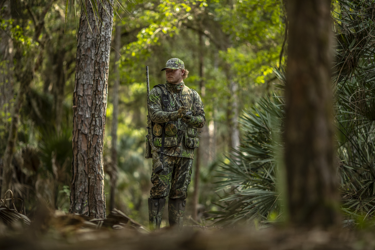 man wearing mossy oak obsession best camo