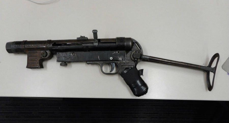 submachine gun