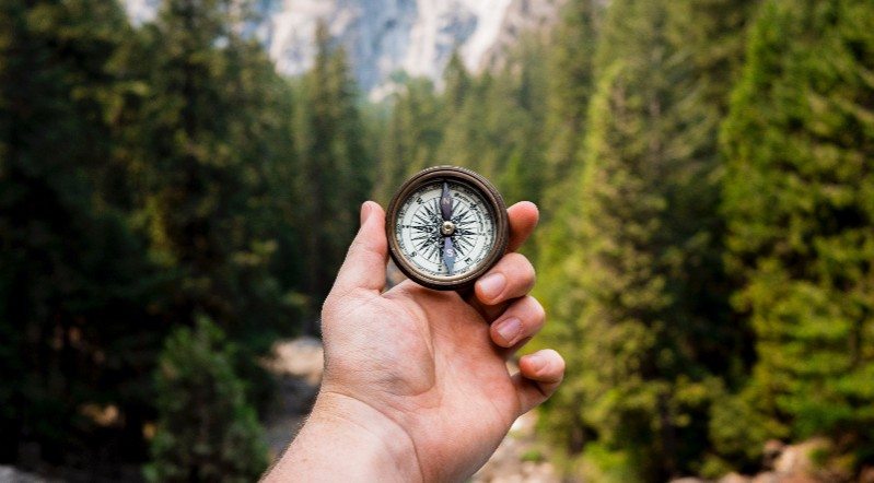 hike compass