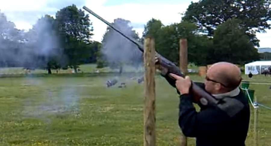 firing 4 and 2 bore shotguns