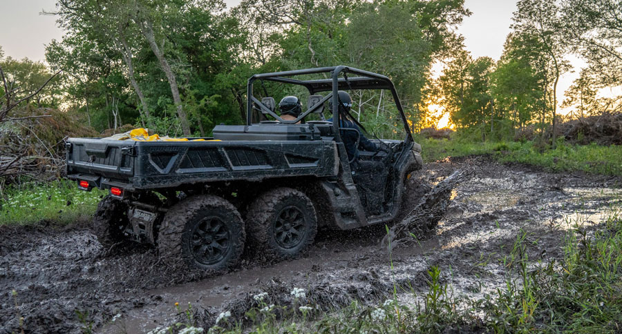 Can-Am Defender HD10 6x6