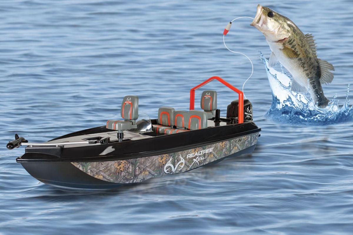 RC Fishing Boats: 3 Best Options of 2021 for Everyone - Wide Open Spaces