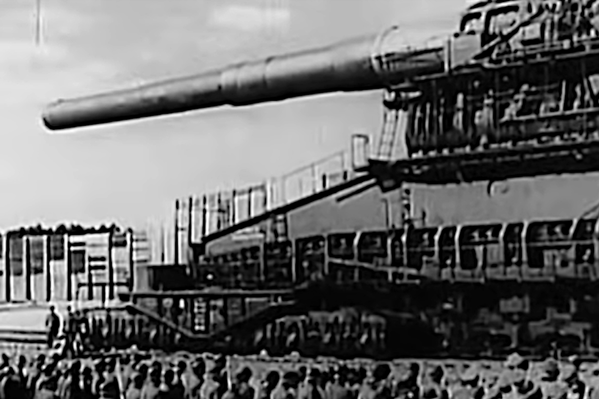 Schwerer Gustav, the biggest gun to exist with its shell :  r/interestingasfuck