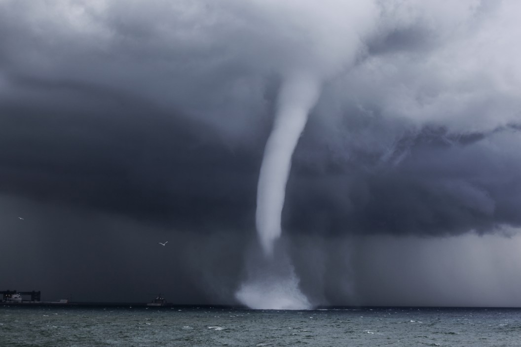 Waterspout vs Tornado
