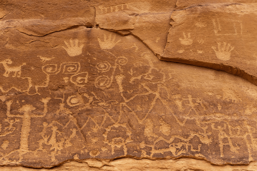 Petroglyph drawings on a rock face of the Pueblo civilization, Mesa Verde national park, Colorado, United States of America (USA).