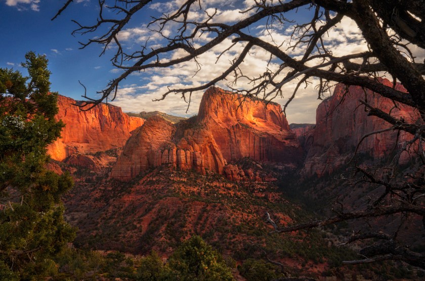 This image shows an epic landscape at Kolob Canyon in Utah, made from red rock formations of Navajo sandstone.