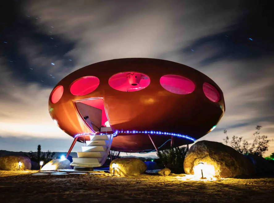 Futuro House Airbnb