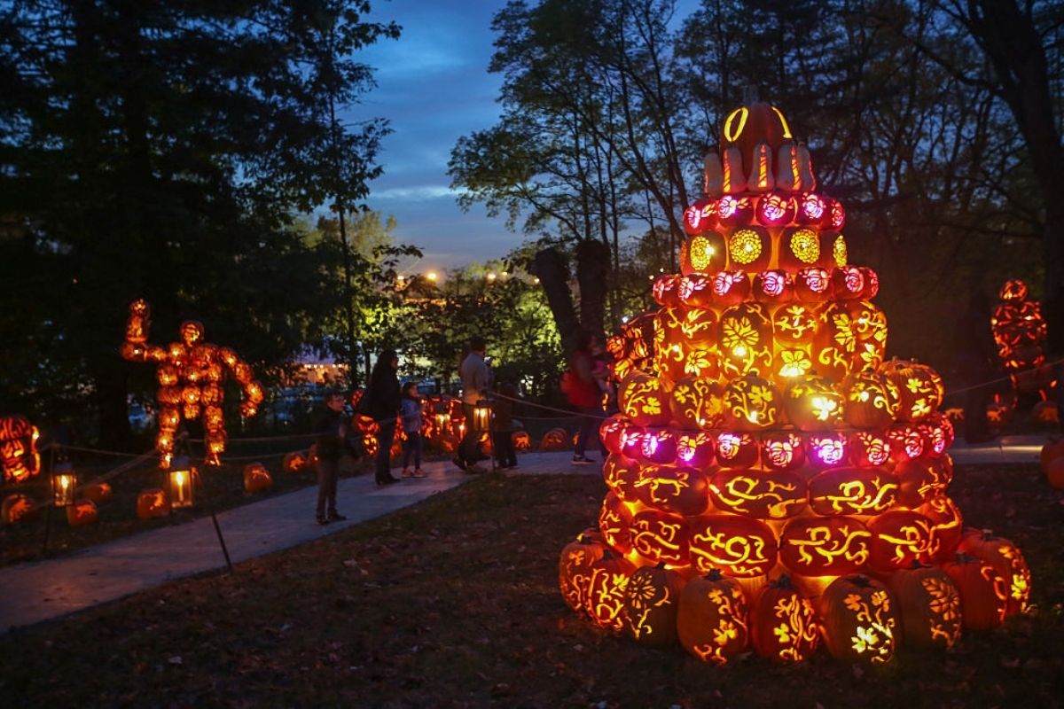 Best Fall Festivals on the East Coast Famous for Food, Fun, & More!