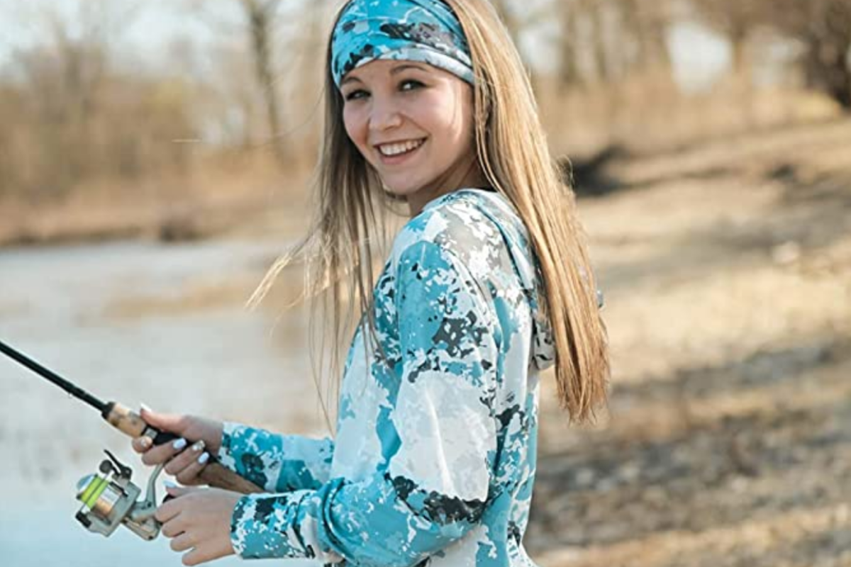 5 Best Fishing Hoodies for Women of 2022: Water & Stain-Resistant