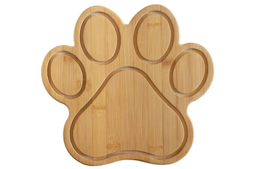 dog paw charcuterie board