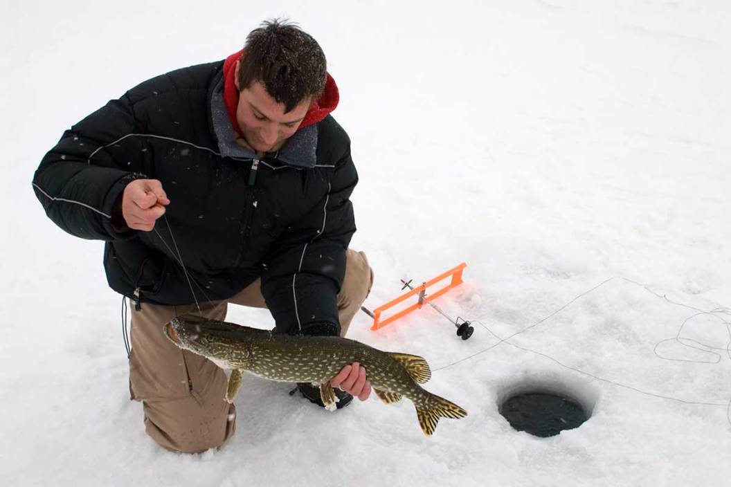 Tip Up Ice Fishing