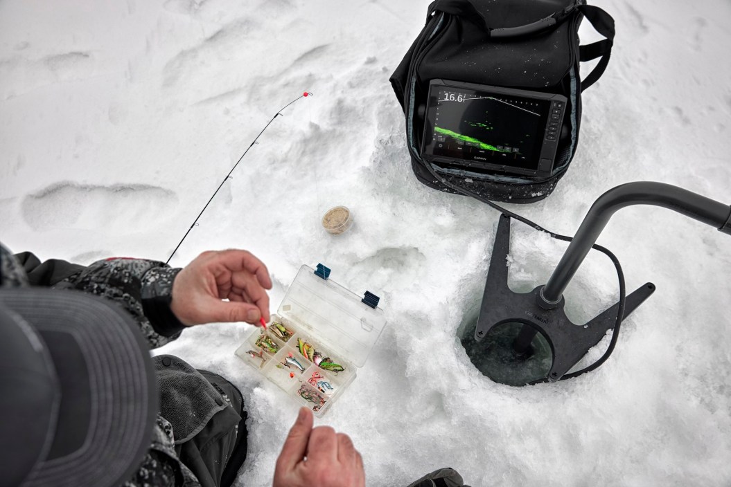 Garmin ice fishing fish finder