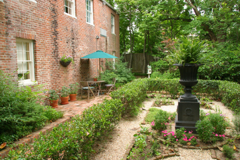 The garden at Anchuca Historic Mansion & Inn.