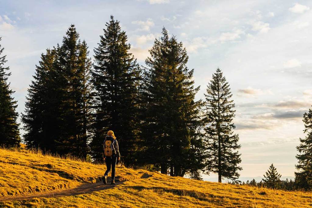 items women should carry on a hike