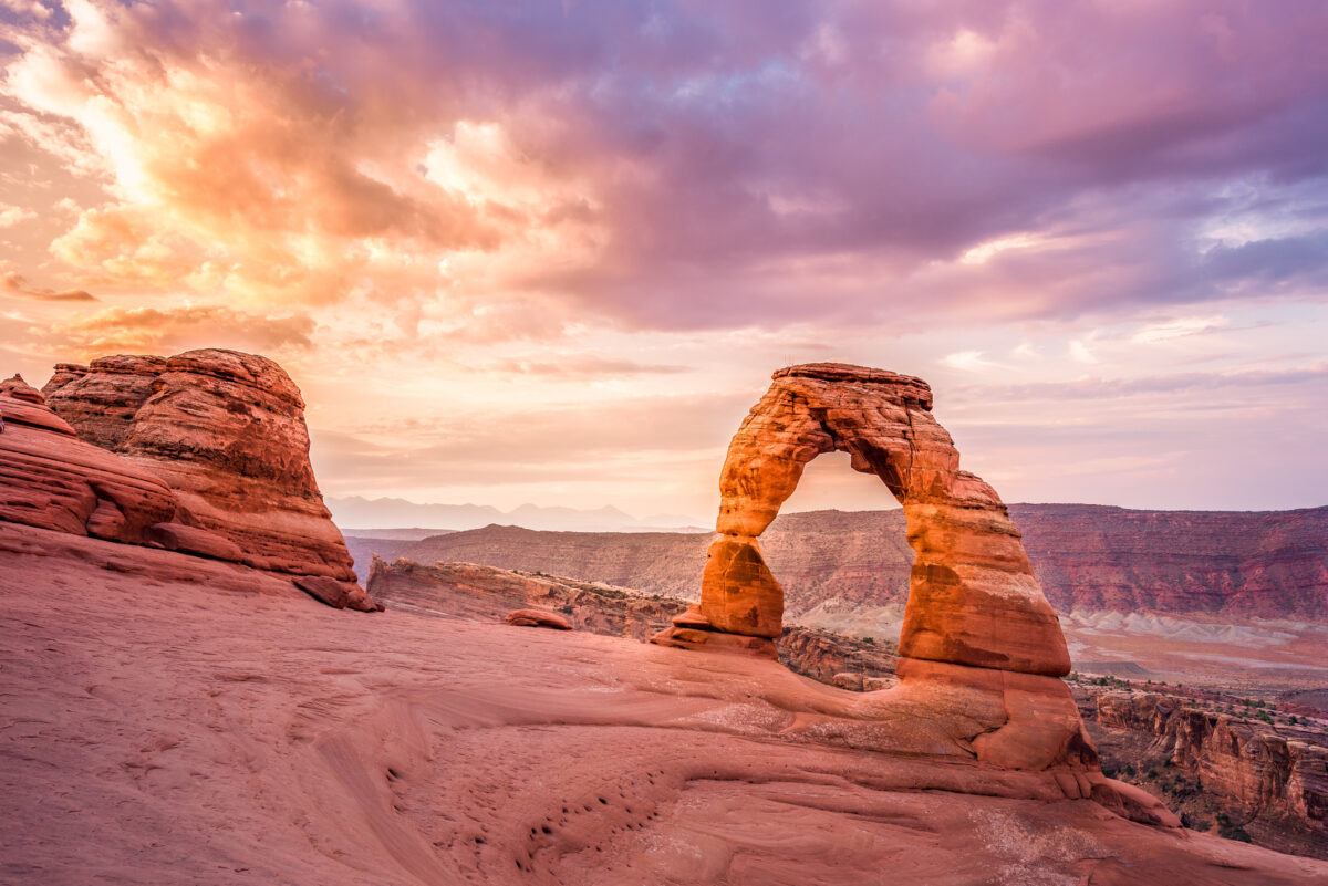 Delicate Arch Hike in Arches National Park, Moab Utah