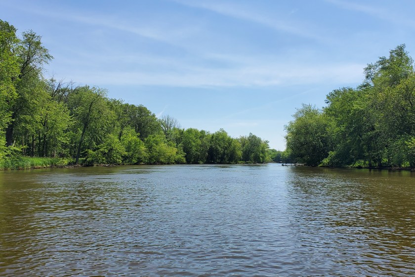 Boat ride on the Kankakee River near Momence Illinois