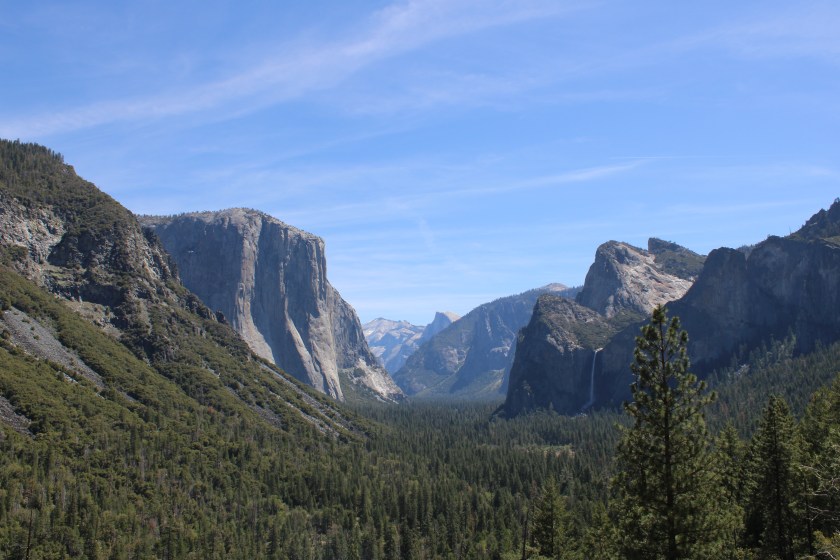 A landscape view of a U-shaped valley at Yosemite National PArk