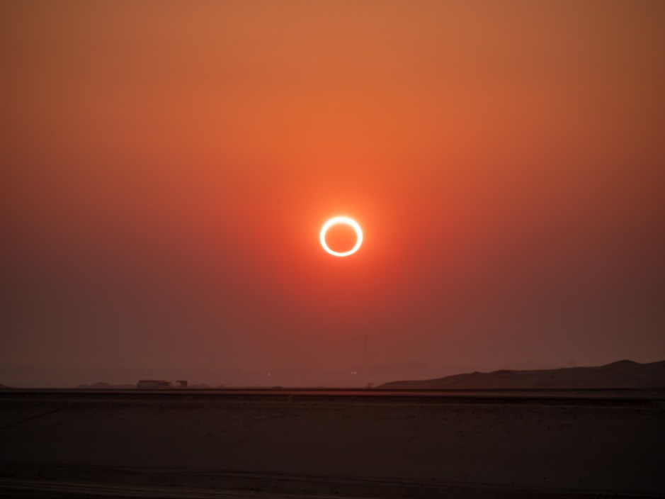solar eclipse that looks like fire