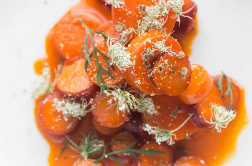 CARROTS GLAZED IN CARROT JUICE