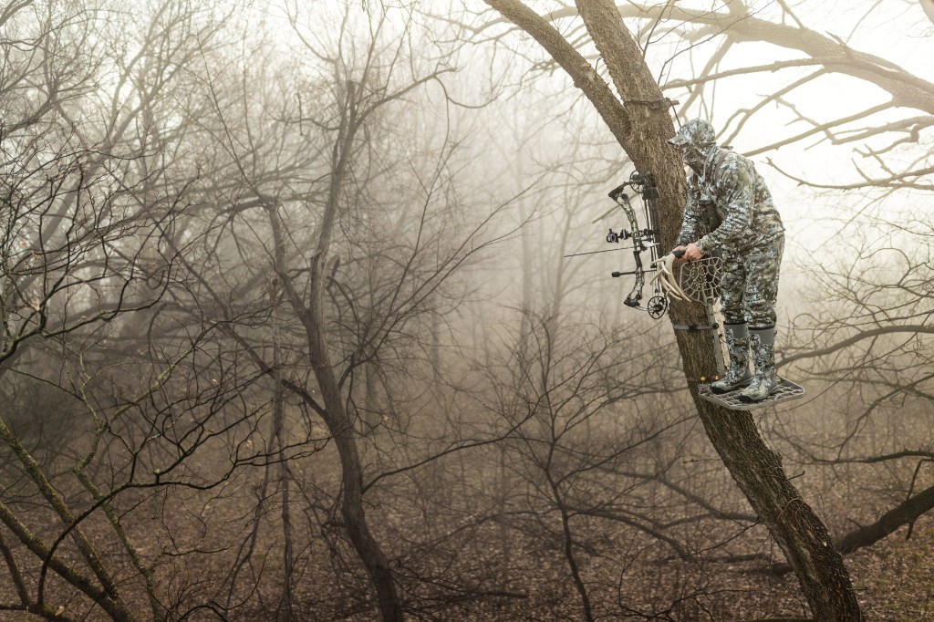 The Top Bowhunting Safety Tips for This Deer Season