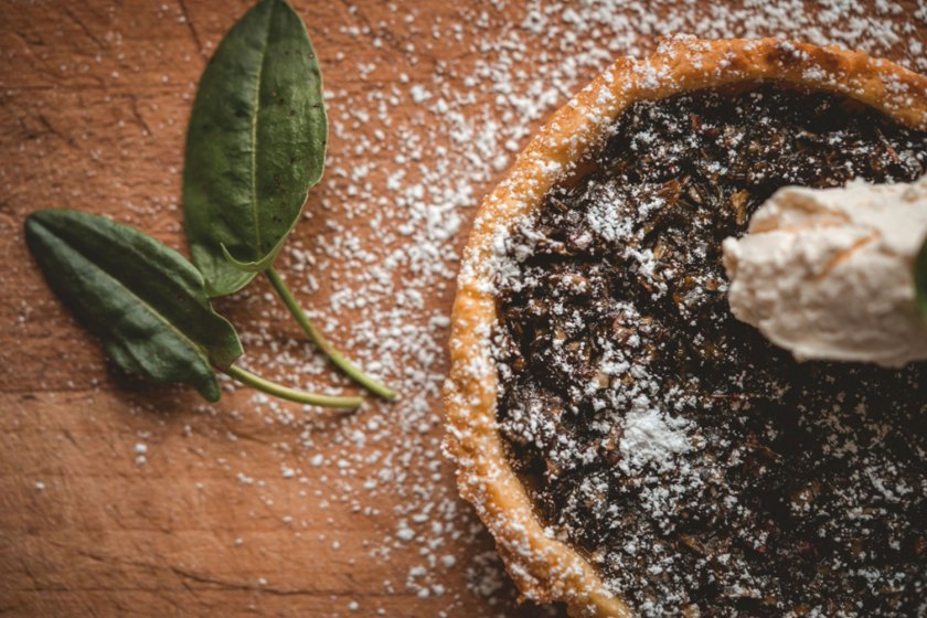Sweet Sorrel Tart & Elderflower Cream