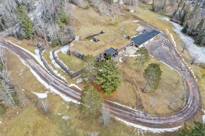 Wisconsin Compound Prepped for the Y2K Disaster Listed for $1.1M - Wide ...