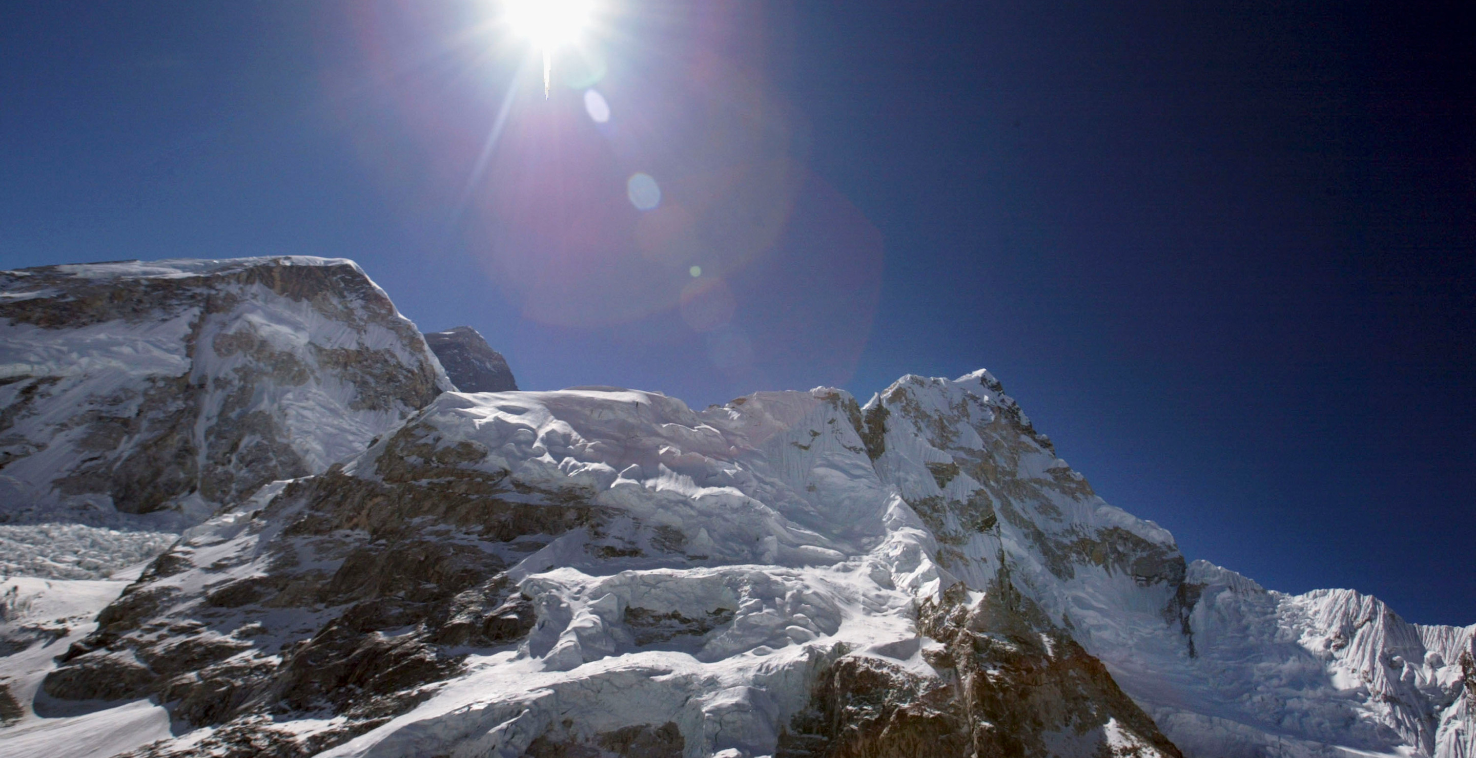 Long Lines And Cramped Unsafe Conditions At Mount Everest Criticized After Two Climbers Go Missing
