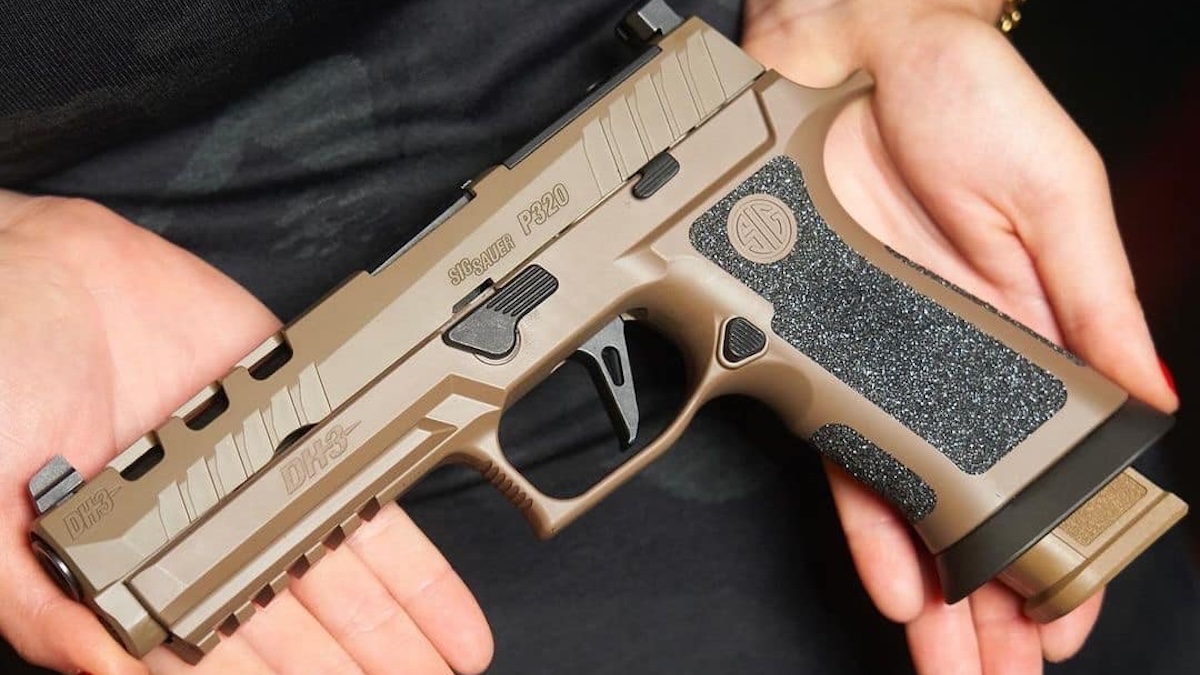 sig p320 handgun