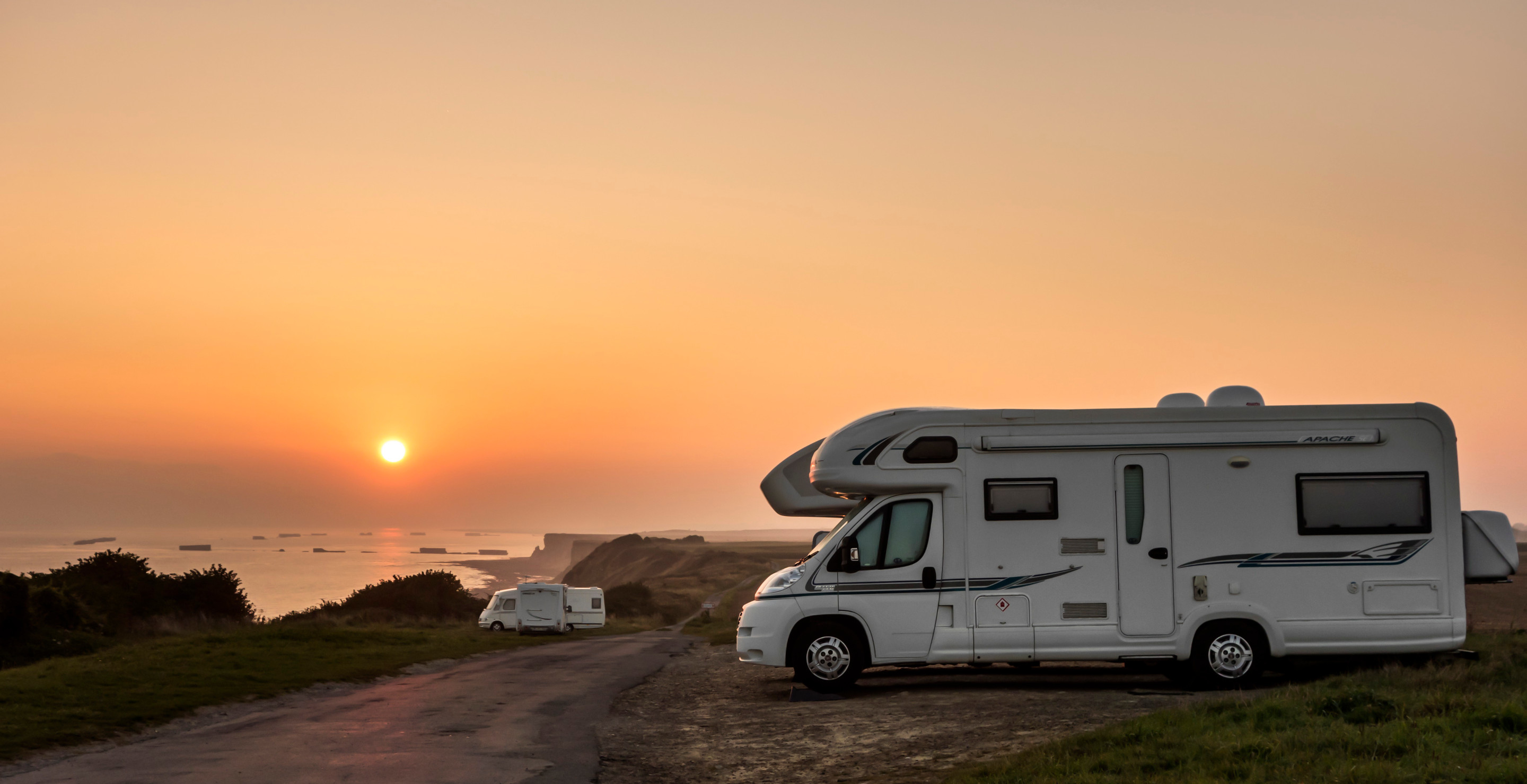 Teen, Who Grew Up Traveling In RV, Explains Why It's The Worst!! Wide