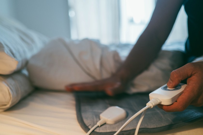 Doctor Is Warning That Heated Blankets Can Cause A Permanent Itchy Rash That Won't Go Away