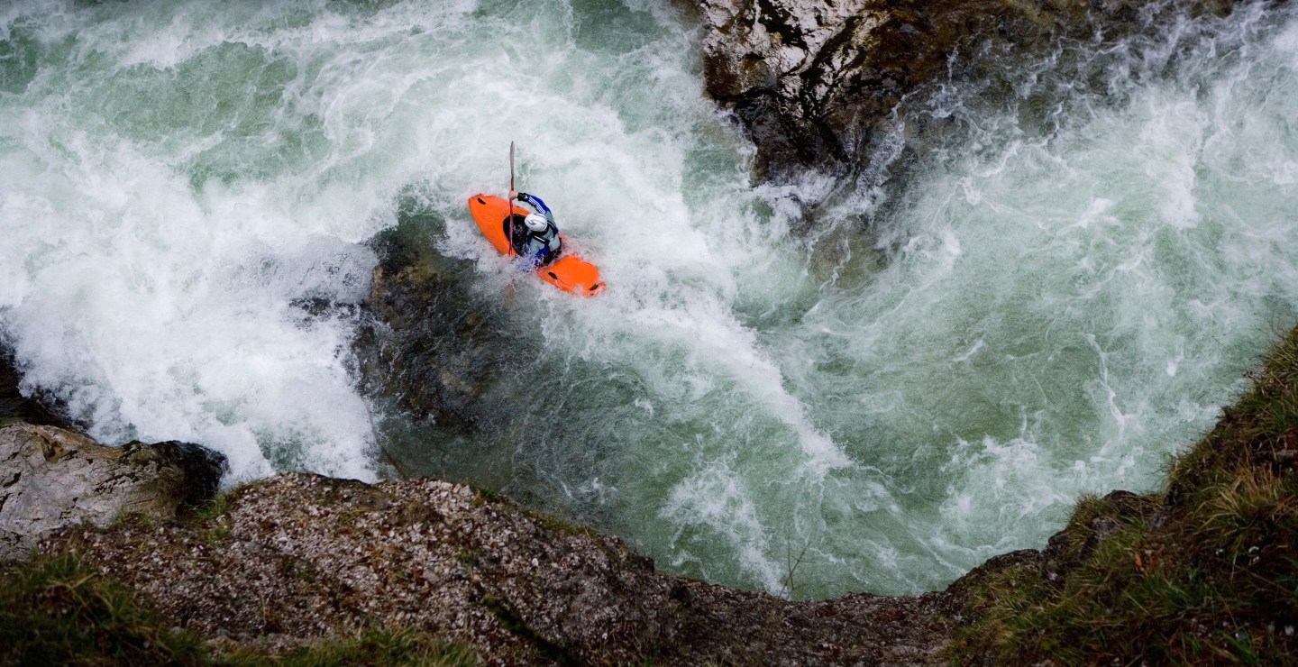 Stuck Between Two Rocks Kayaker Forced To Have Leg Amputated After Becoming Trapped Between Two ...