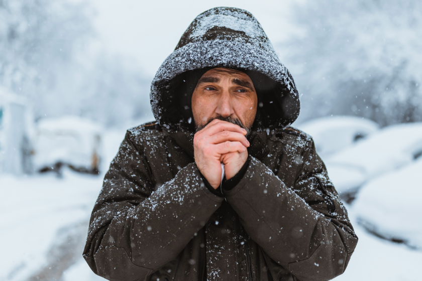hands go numb and tingle warning sign of frostbite