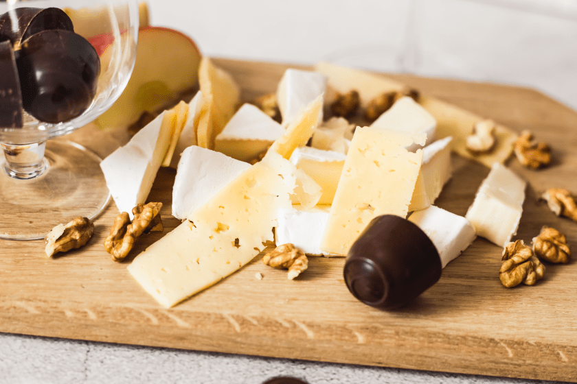 high-fat snacks help you stay warm outdoors