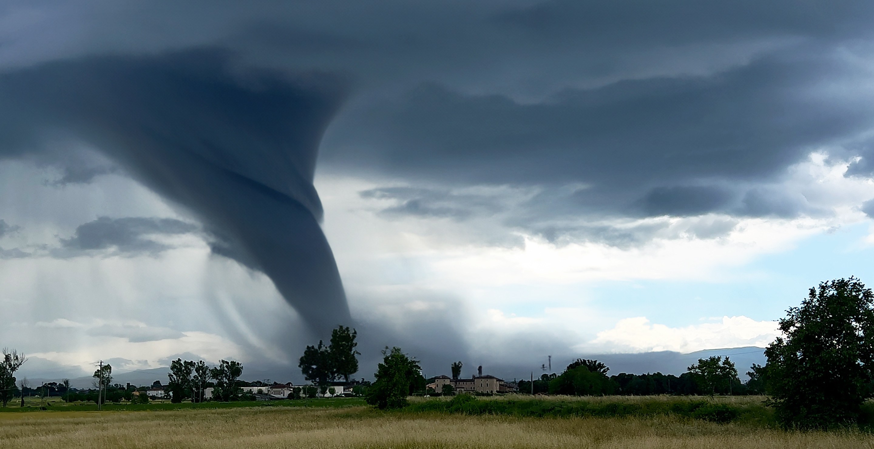 At Least 33 People Die In Devastating Tornado Outbreak In Southeast And ...