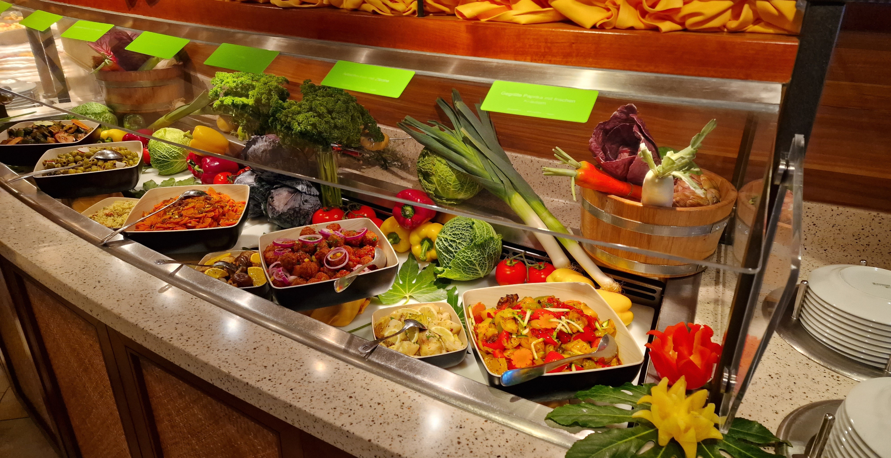 Cruise Ship Passengers Reveal What Surprising Food You Should Avoid On ...