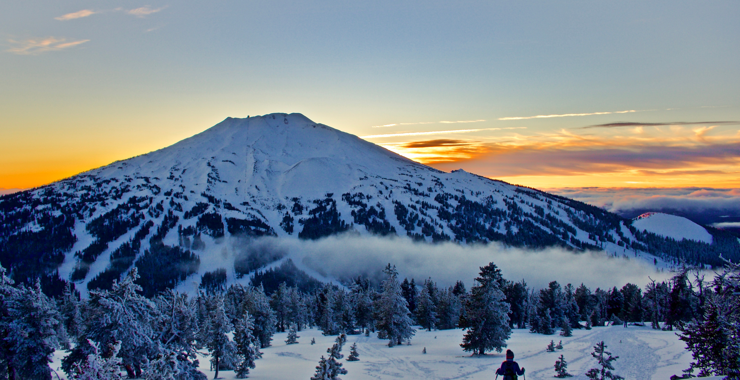 Washington Man Dies After Getting Buried By Snow On A Mountain At An Oregon Ski Resort