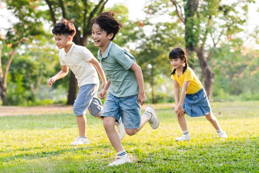 mental health benefits to raising your kids outdoors