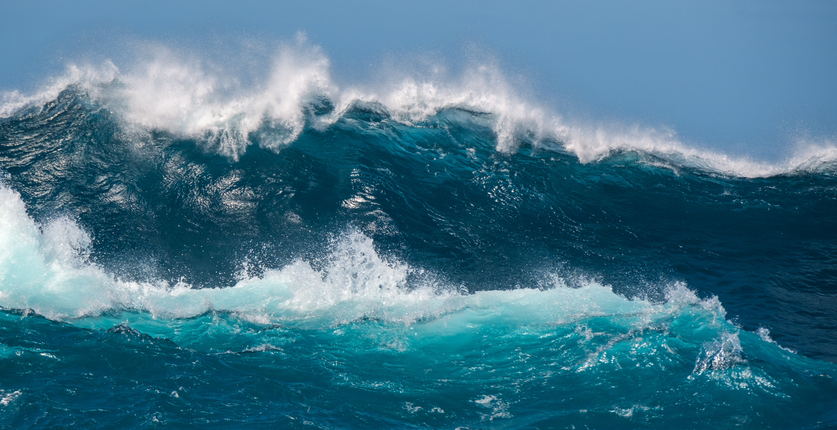 40 Foot Waves Slam Into Cruise Ship Sending Passengers Flying Into Walls And Tumbling To Ground