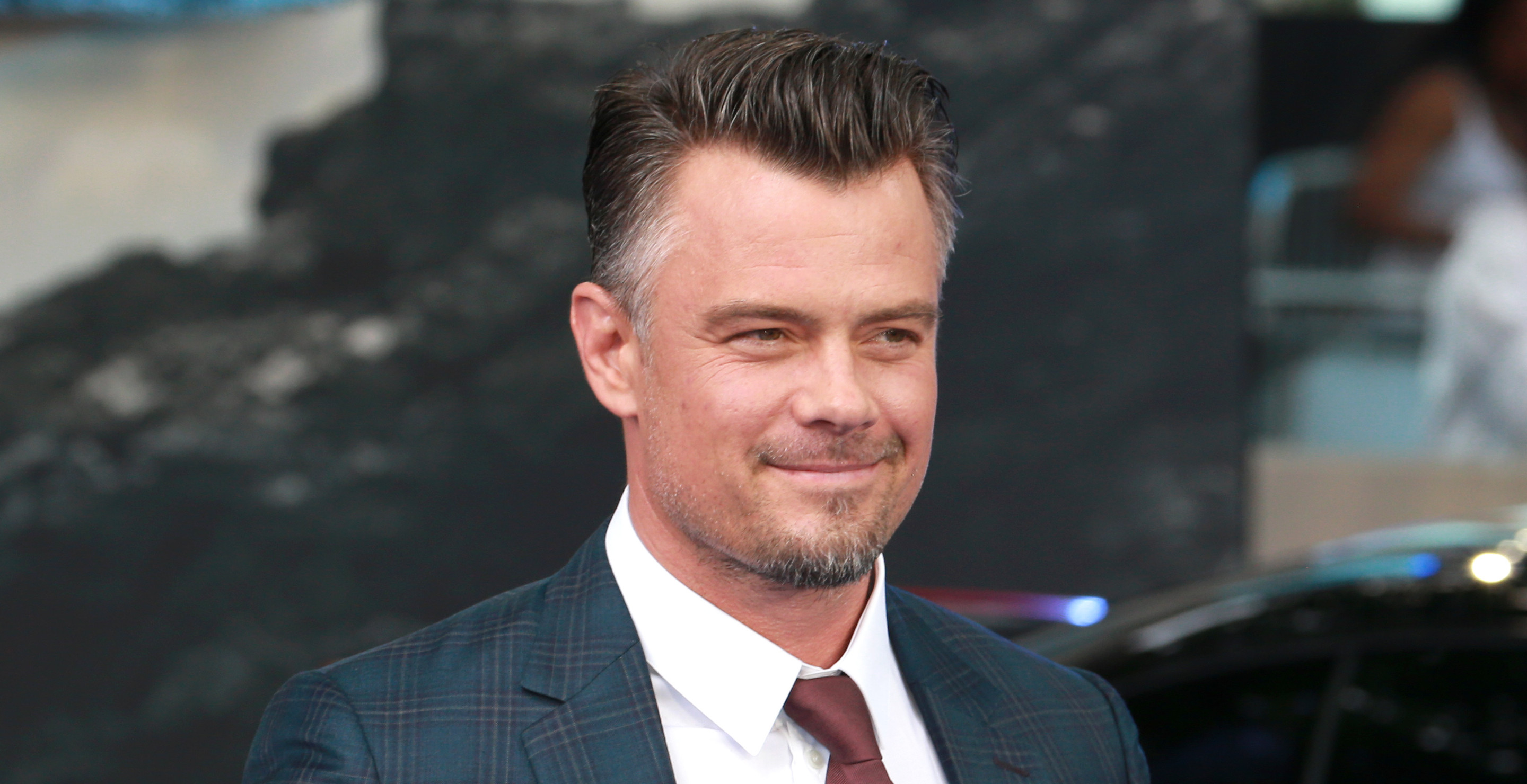 Hollywood Star Josh Duhamel Opens Up About Living Off The Grid In(02)