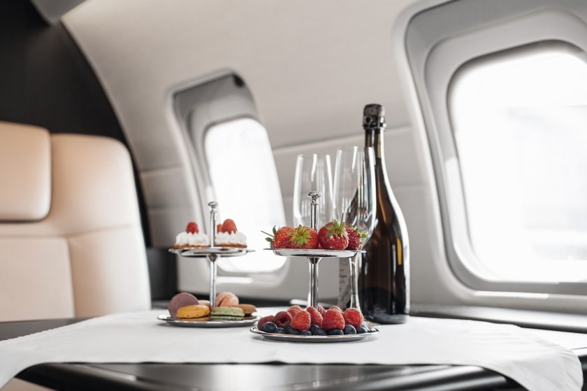 Internet Goes Berserk Over Super Smug CEO Bragging About First Class Seats