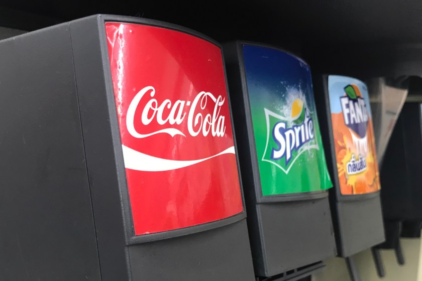 Nutrition Experts Weigh In On The 5 Airport Foods You Should Avoid
